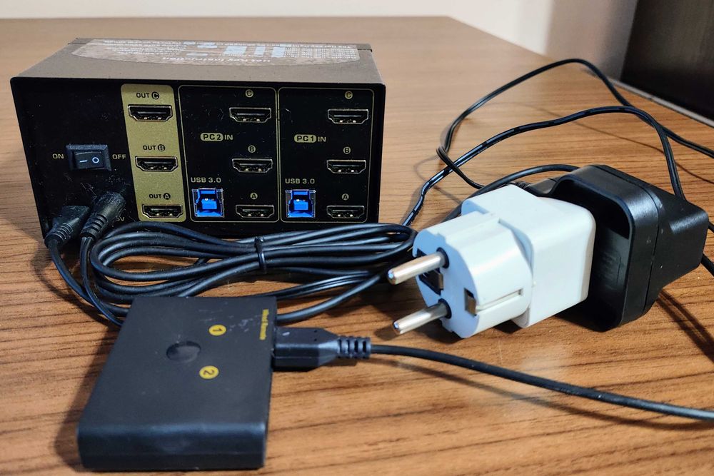 CKL au KVM switch, 2 компютъра, 3 монитора до 4k на 60Hz, USB3.0