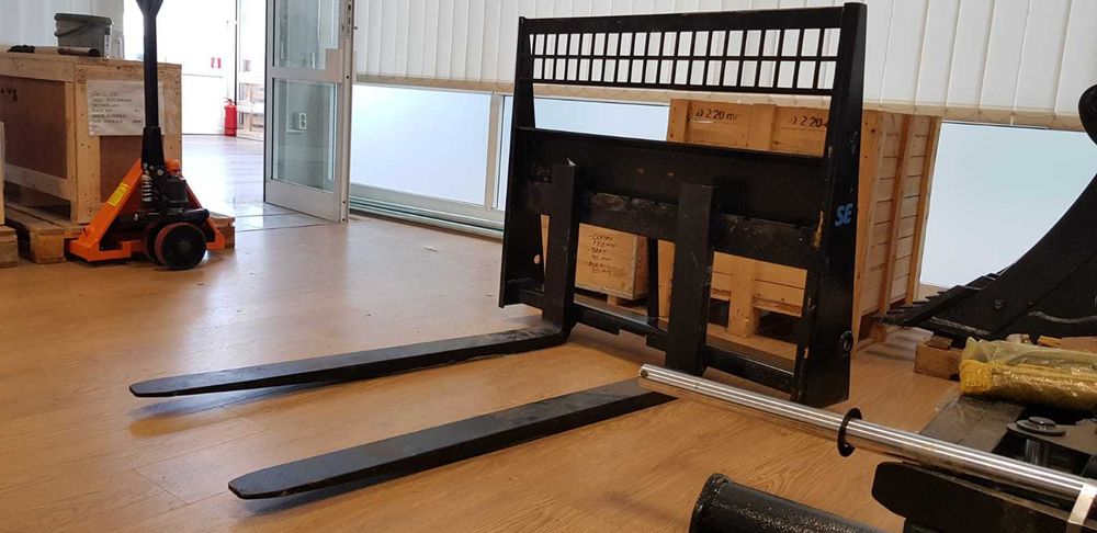 Furci Bobcat - lame ghiare- Kit furci Bobcat paleti cu cadru protectie