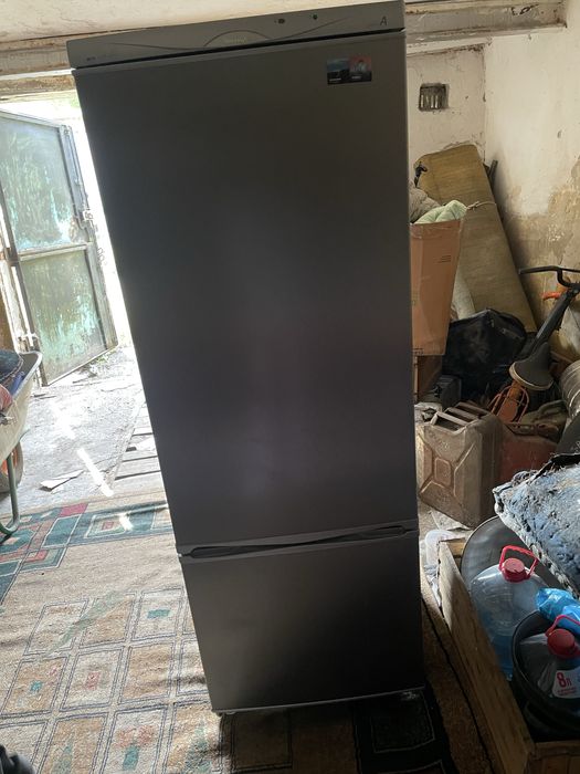 Продаю холодильник Snaige