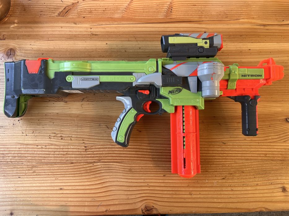 Vand colectie blastere nerf electrice + accesorii