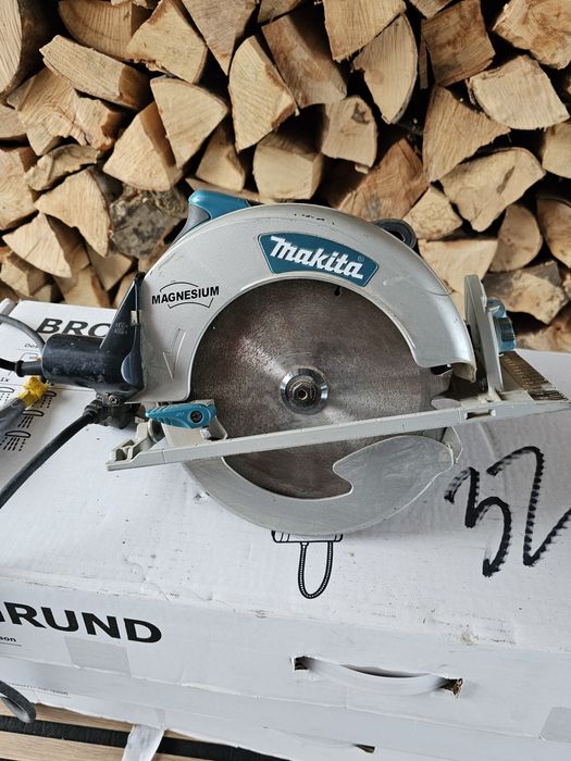 Circular makita magnesium 1800w