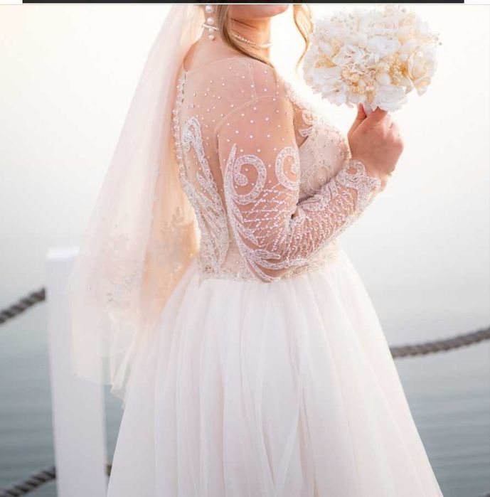 Rochie de  mireasa, mărimea M cu corset reglabil .