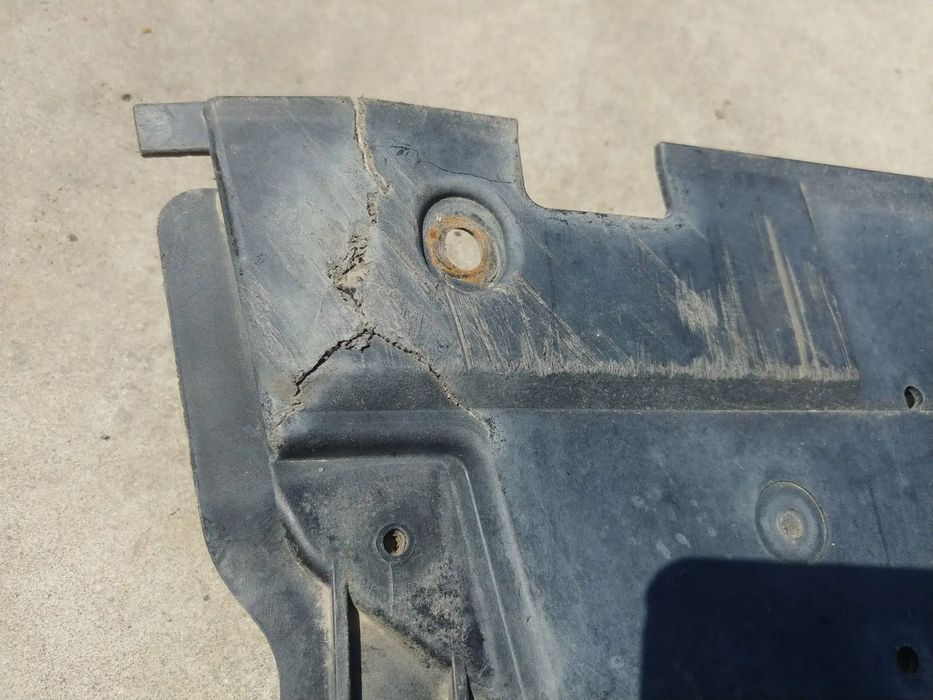 scut spoiler bara fata audi a5 8t 8t0807611