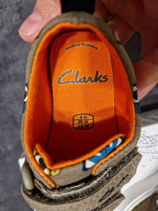 Tenesi Clarks marime 20