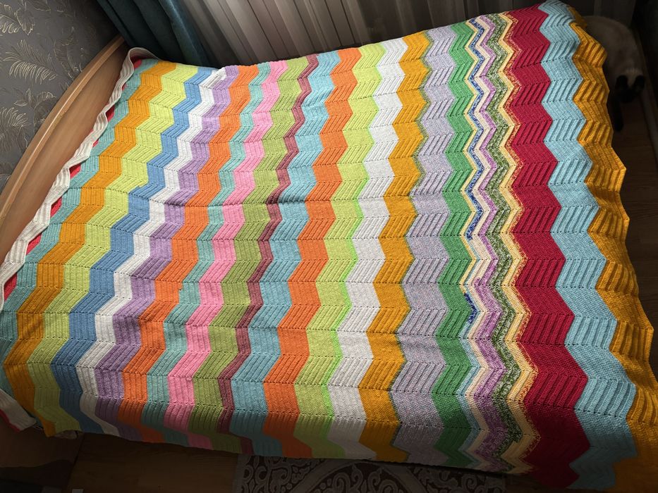 Покрывало вязаное, цветное, плотное