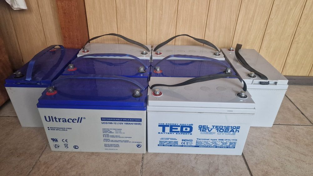 Acumulatori cu gel 12V/102A.
