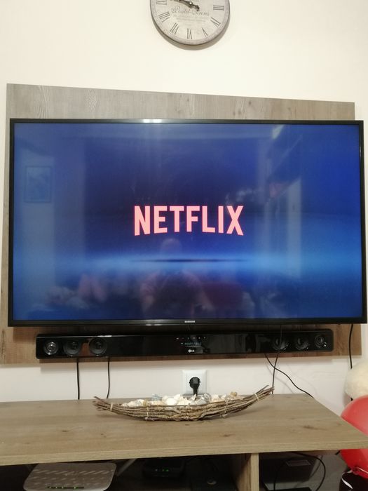 Като нов: SAMSUNG JU6000 48" UHD 4K Flat Smart TV JU6000