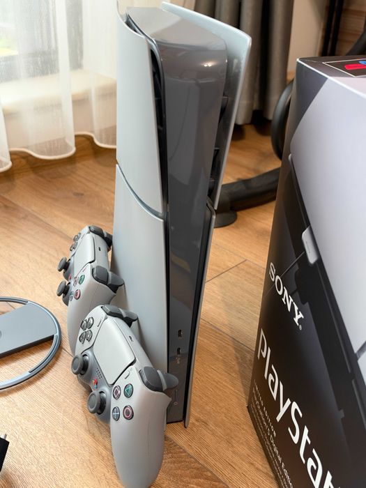 PS5 Digital 30th Anniversary / PlayStation 5 + 2 DualSense