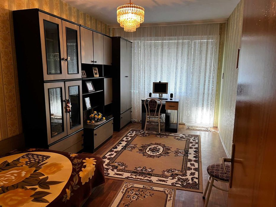 Просторен тристаен апартамент в кв.Куба, гр.Хасково