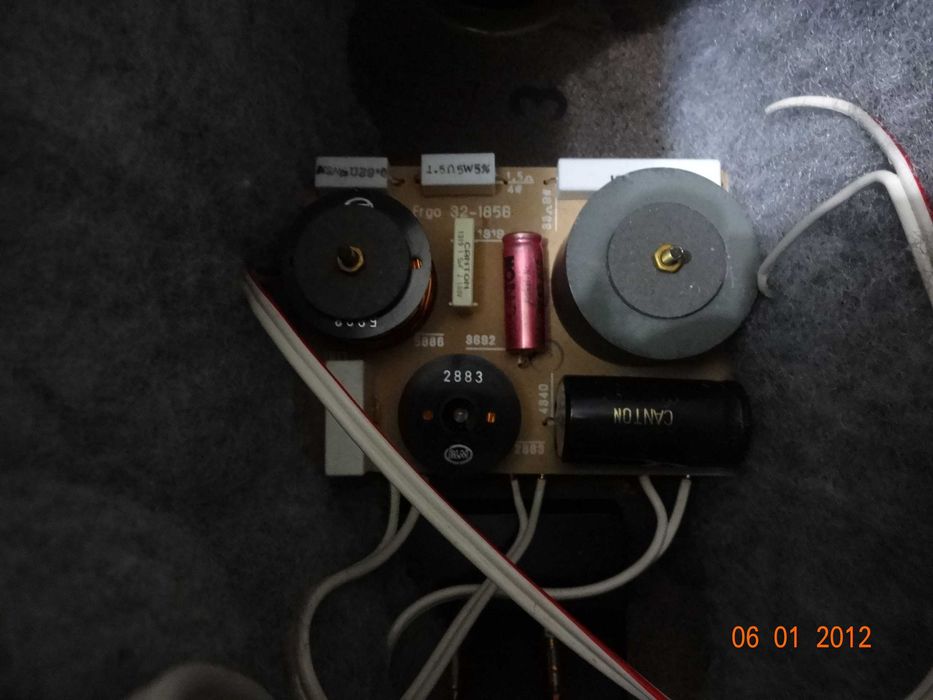 Canton Ergo 32 DC-кутии