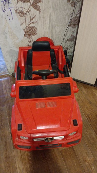 Продам Детскую машину.