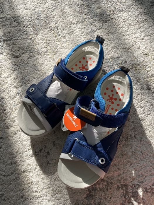 Сандалии новые на мальчика