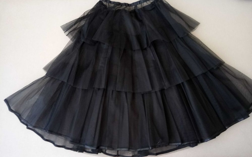 Фирменное нарядное платье