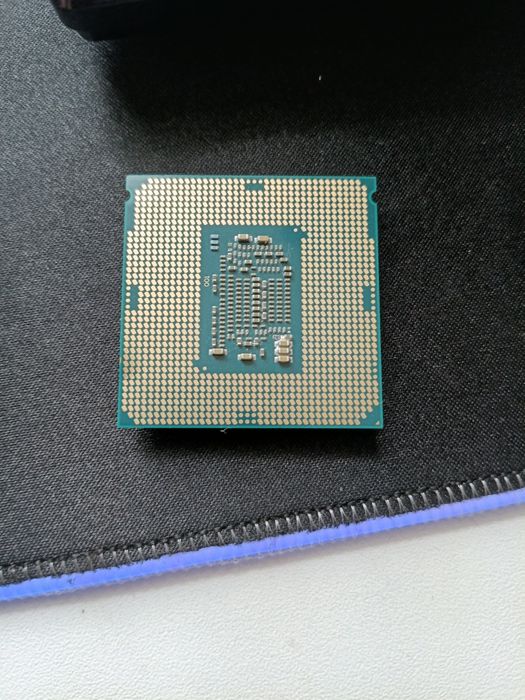 Intel Core i3 8100