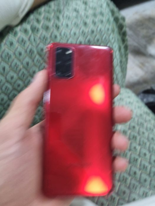 S20+ sotiladi faqat srochni