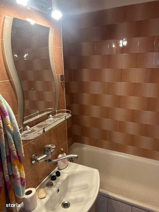 Apartament de vanzare 2 camere decomnadate direct de ;la proprietar PF