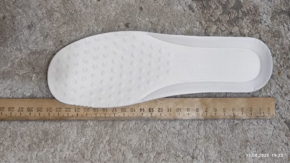 Кроссовки женские