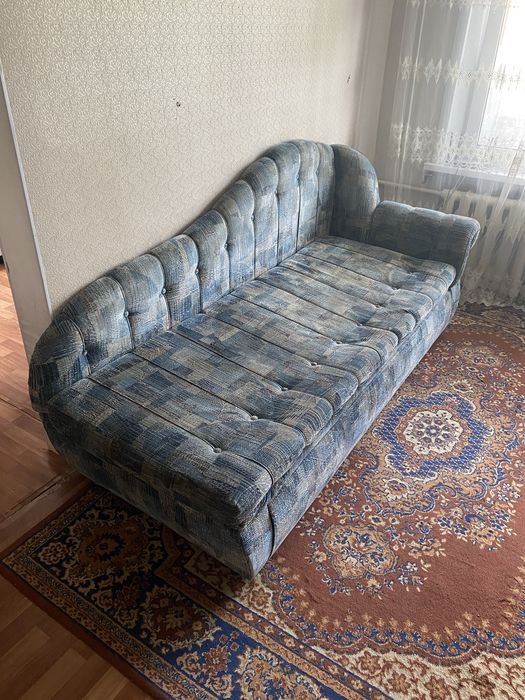 Продам диван в отличном состояний