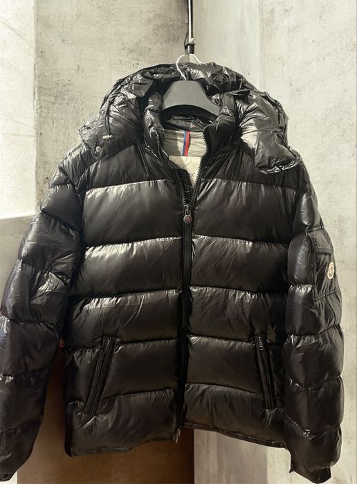 Moncler maya razmer XL има NFC