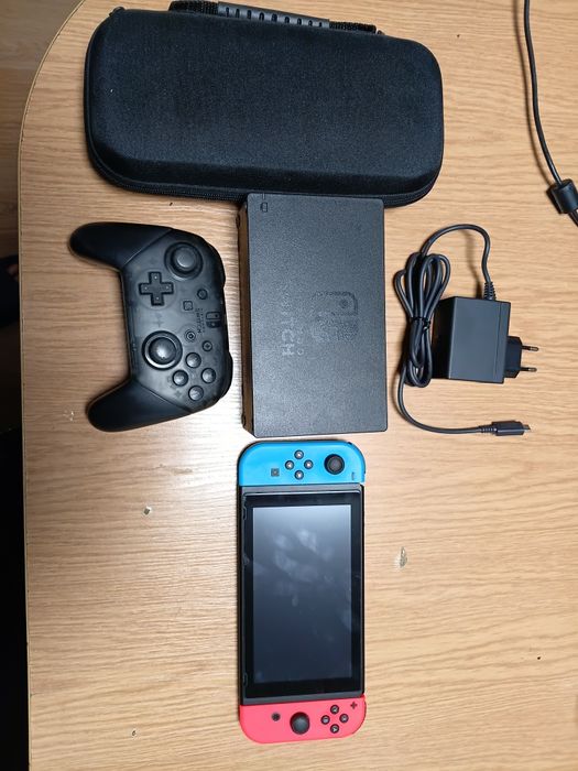 Продам Nintendo Switch v2 прошитый