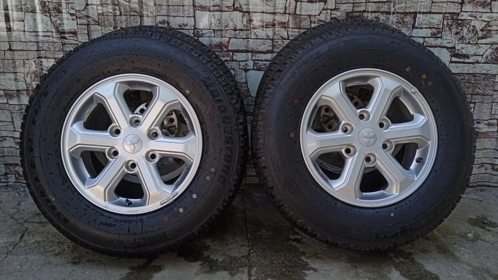 Шины с дисками новые.