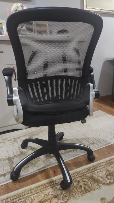 Компьютерное кресло