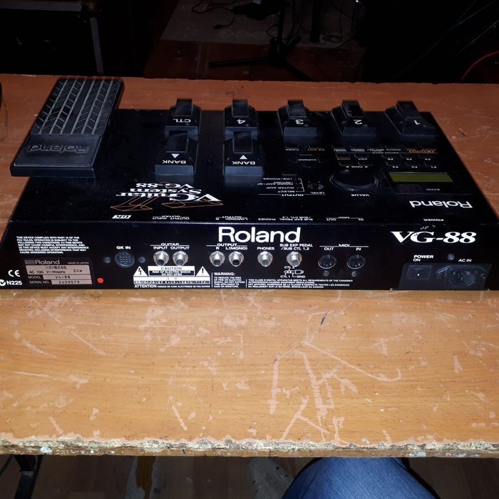Продам гитарный процессор Rolland VG 88 в отличном состоянии отличном