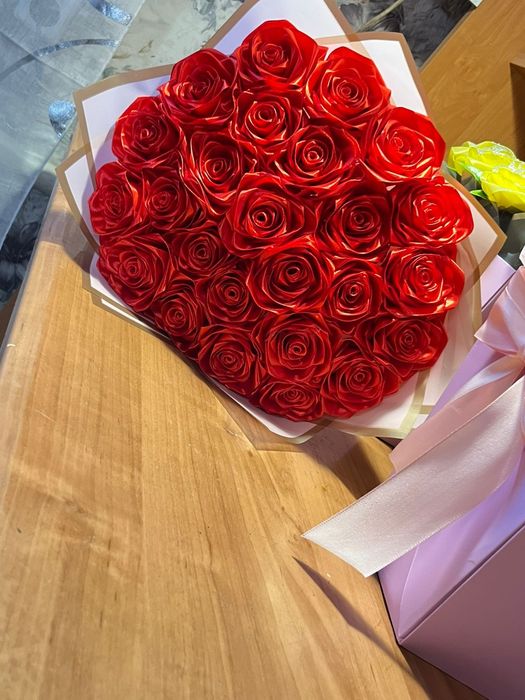 Букеты роз из атласных лент