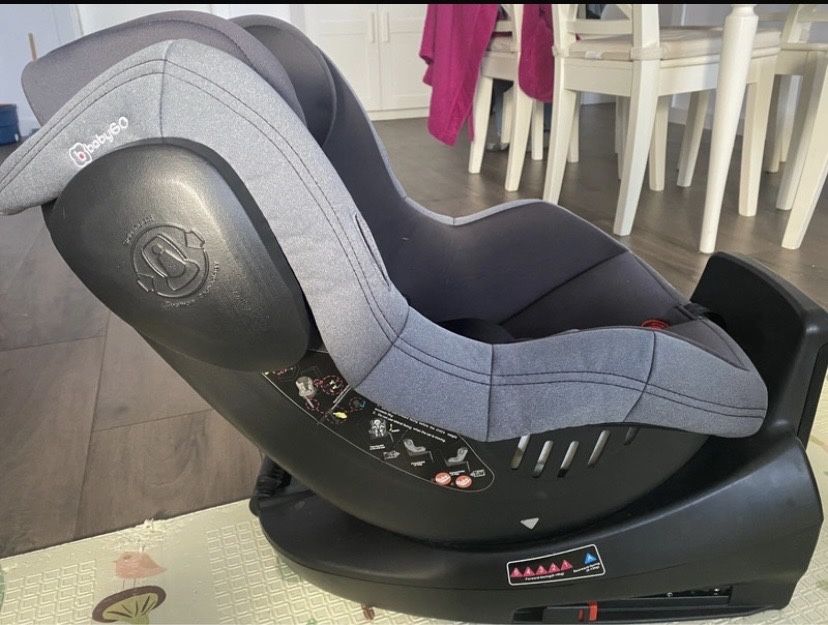 Scaun de masina cu Isofix