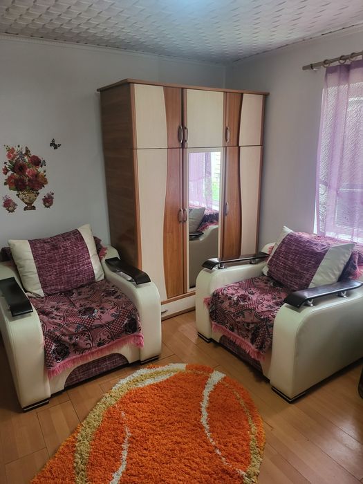Inchiriez casa chercea
