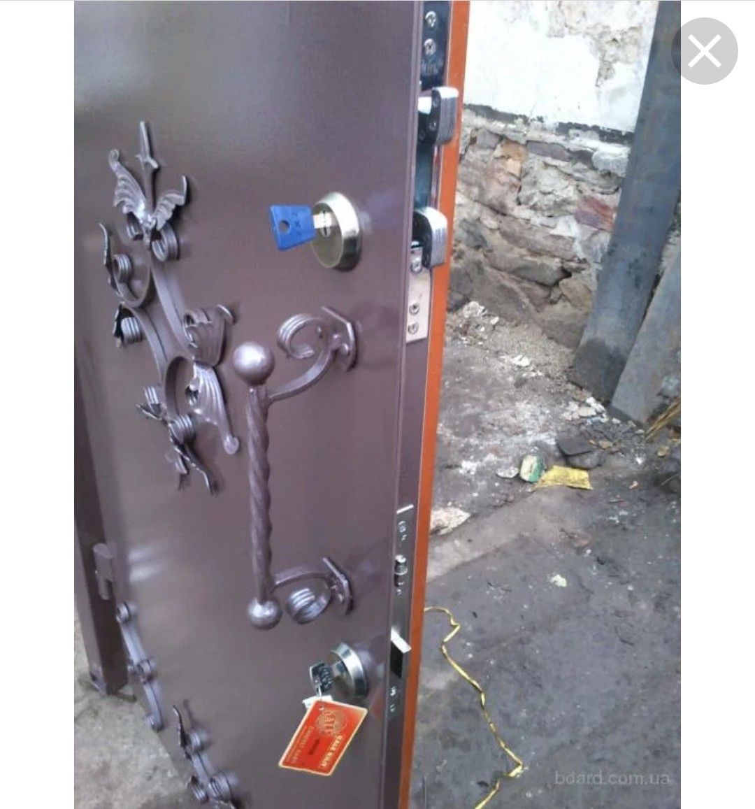 Самодельный дверной. Дверь металлическая сварная. Самодельная железная дверь. Железные двери из металла. Самодельная металлическая дверь.