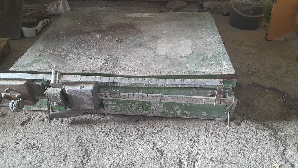 Весы  металлические
