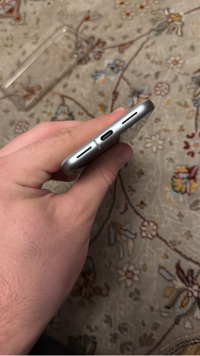 Pixel 8 серый в идеальном состоянии