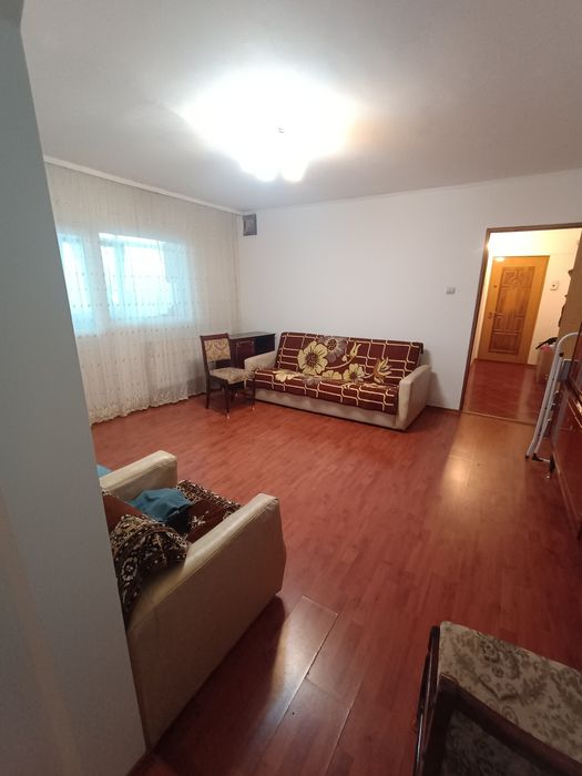 Apartament 2 camere 53 mp, semidecomandat,et 1,Str Împărat Traian (in spatele scolii 11)