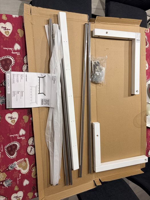 Cuier alb cu 5 agatatori si raft