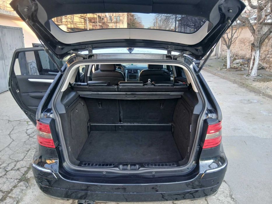 Продавам мерцедес В 200