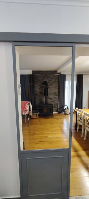 Uși glisante cu sistem soft close