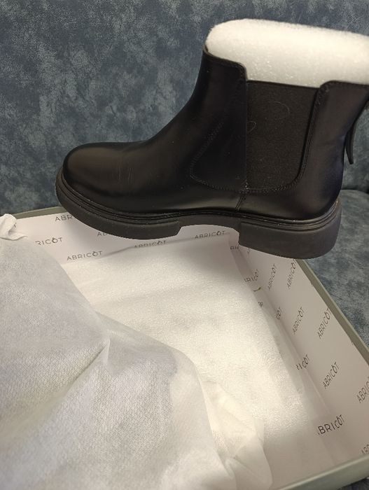 Продаются крутые новые кожаные Челси