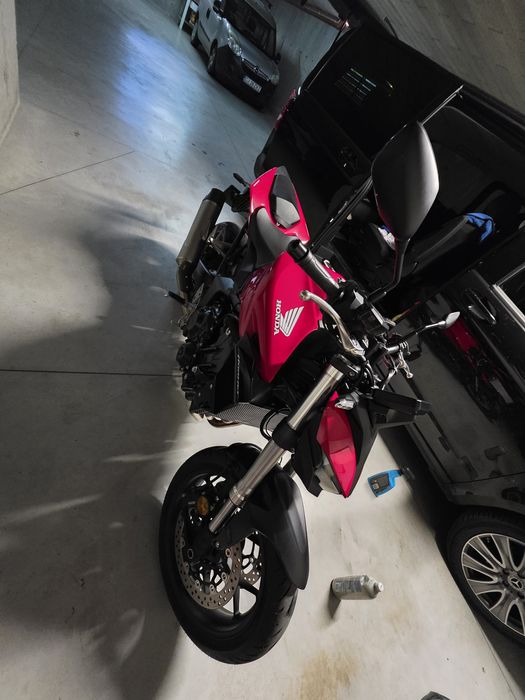 Honda Hornet CB1000 2025 / Schimb