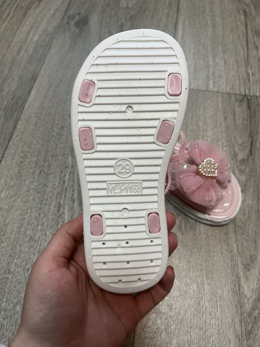 Сандали для девочки