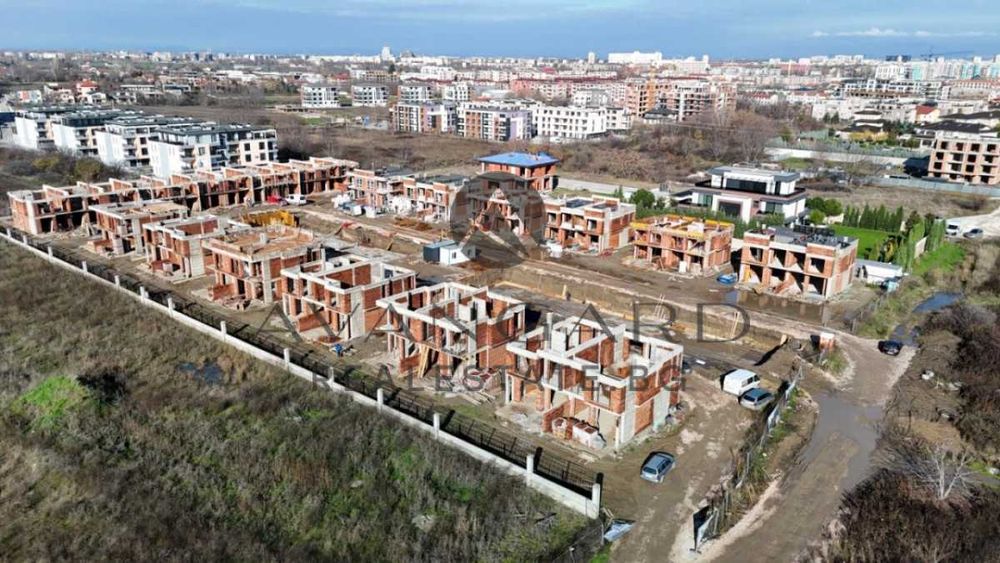 Продава се Къща в Пловдив, Остромила - 278 кв.м за 472 €/кв.м - Снимка #3