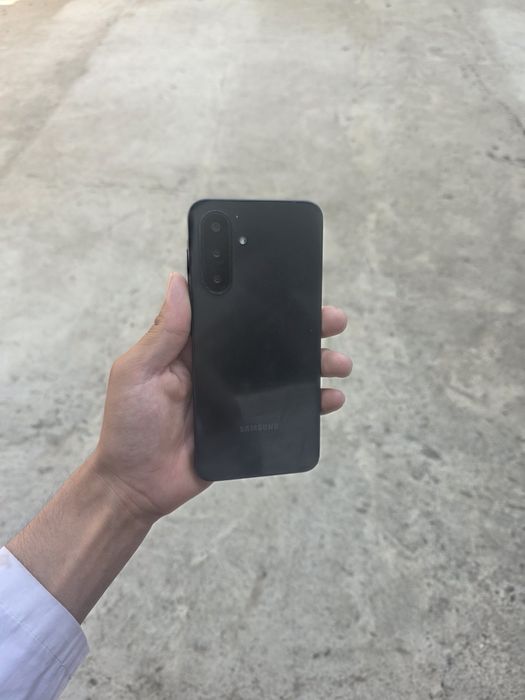 SAMSUNG A 17.     ..