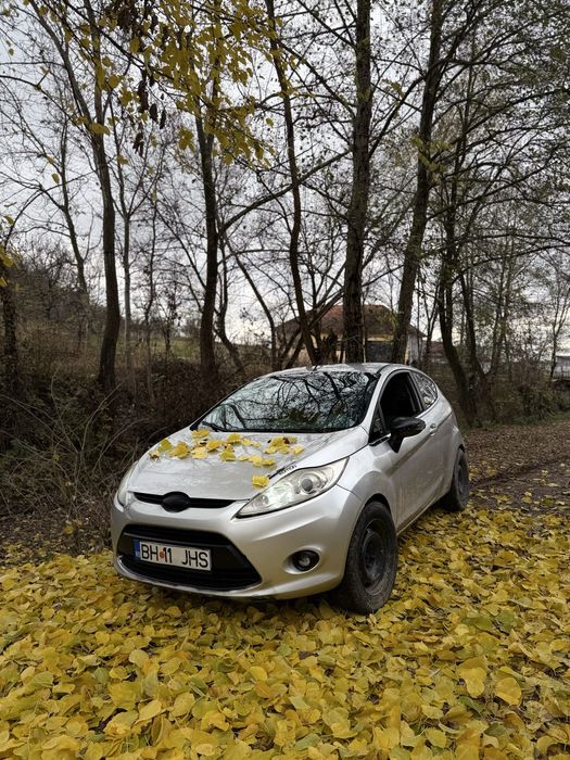 Vand intreg sau dezmembrez