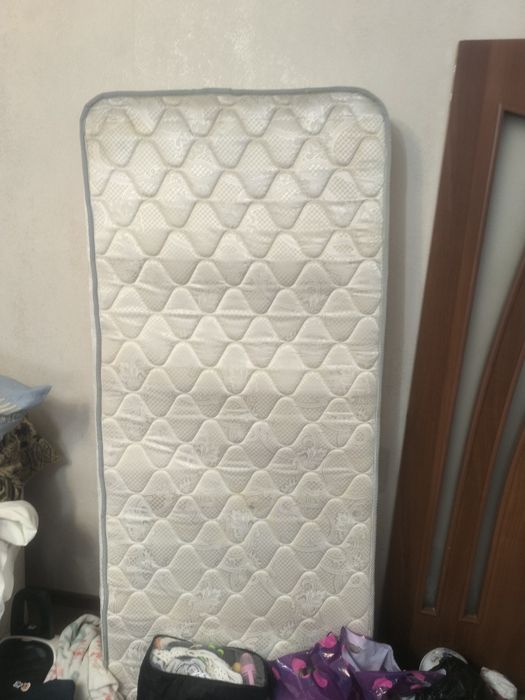 Продам кровать  с матрасом