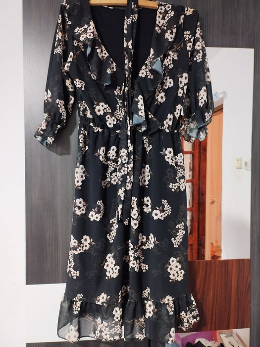 Rochie de zi, lungime medie