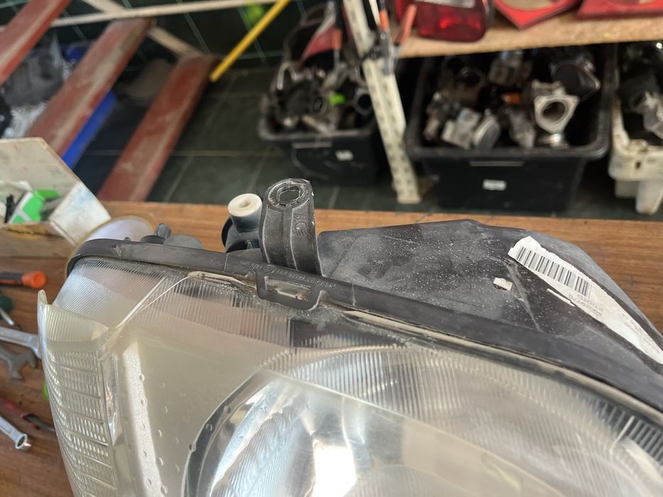 far logan dreapta model 2004/2009