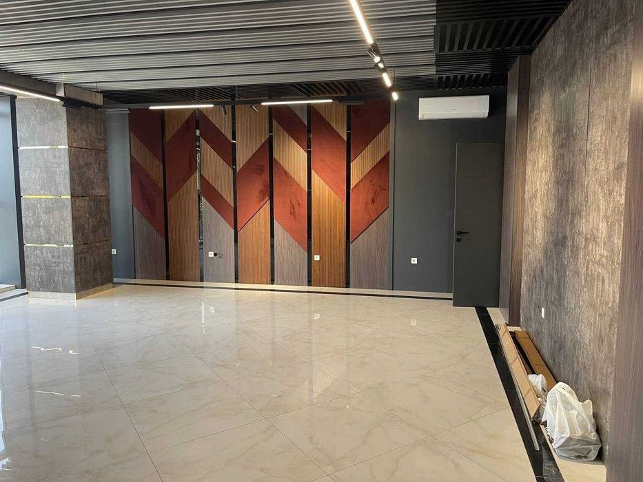 Современный бизнес центр на продажу. 4050м2 в престижном районе