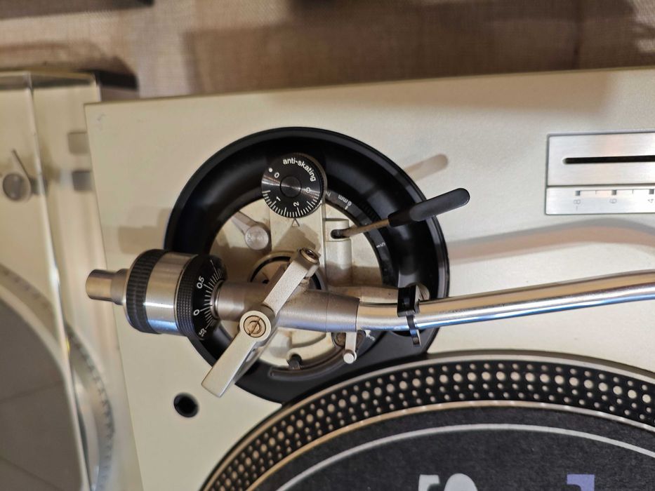 Проигрыватель виниловых дисков Technics SL-1200 mk3d