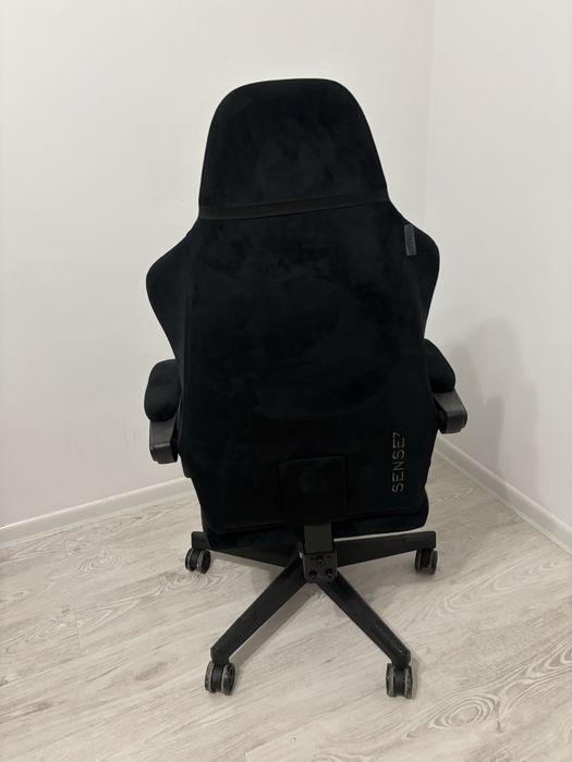 Scaun gaming nou