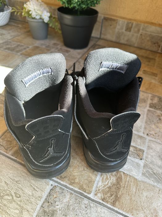Jordan 4 black cat